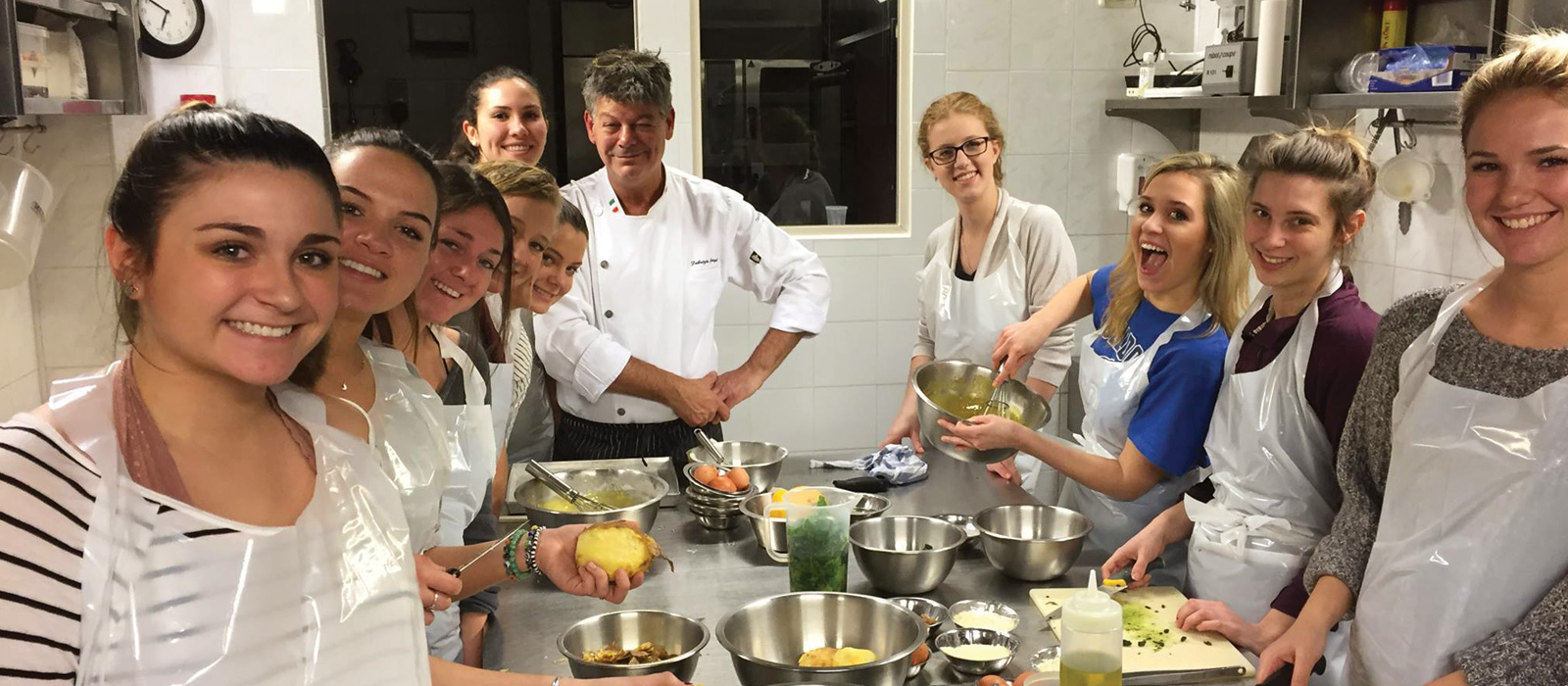 Intavola Cooking School